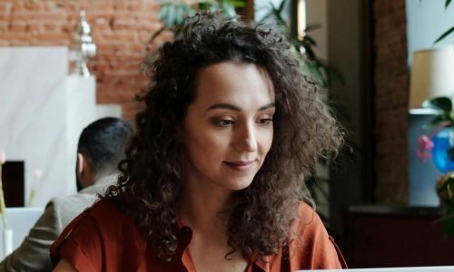 pexels-edmond-dantes-4339727